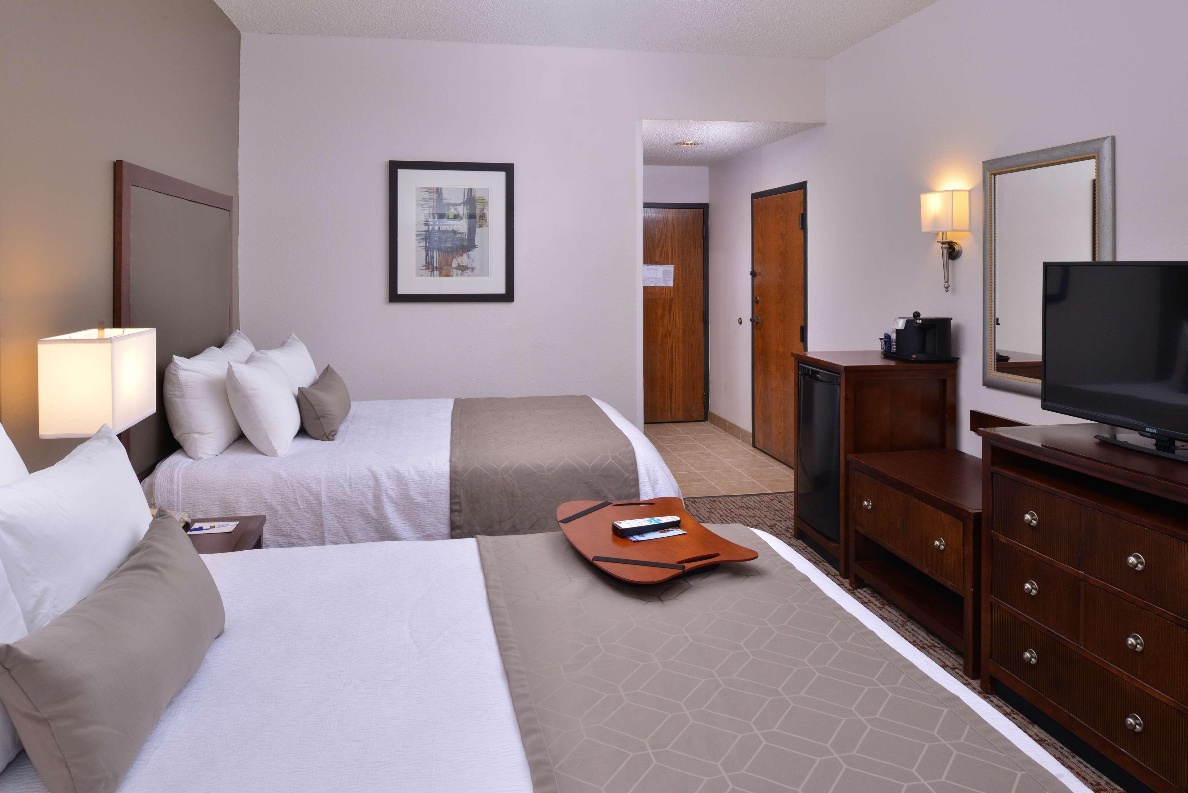 Best Western Plus Wichita West Airport Inn Exterior photo