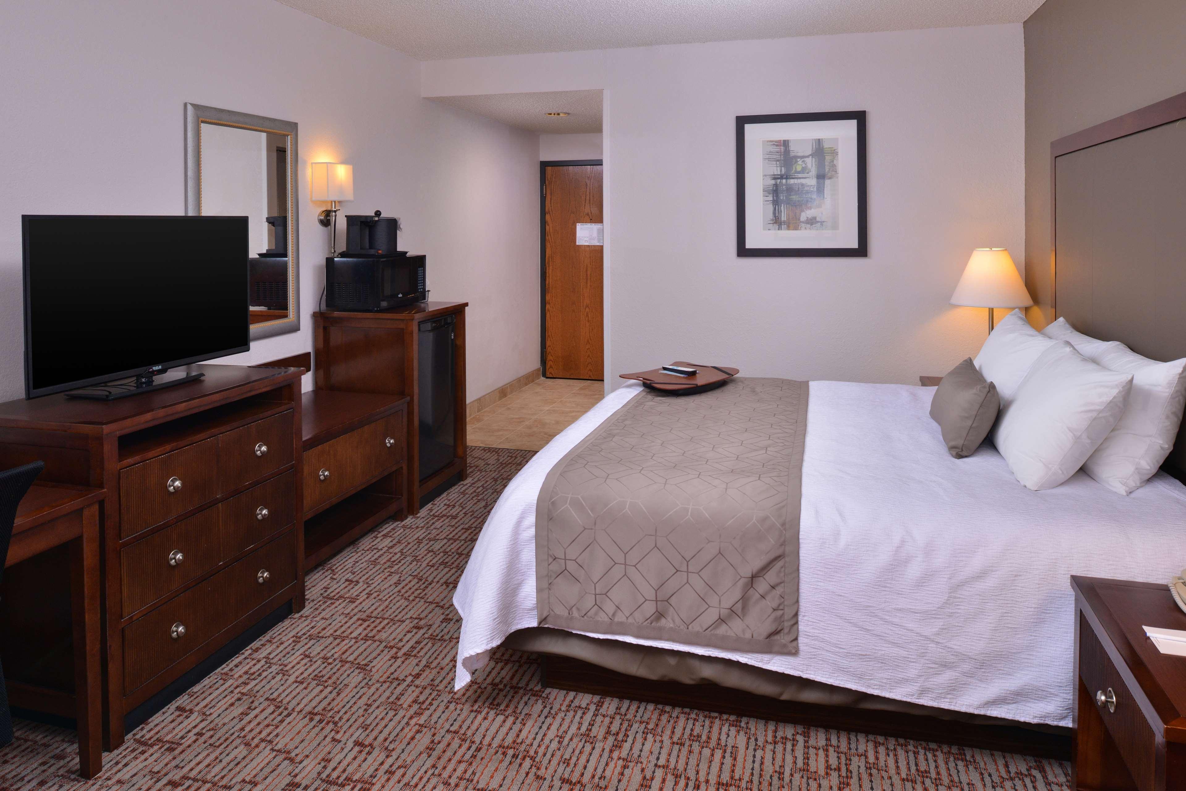 Best Western Plus Wichita West Airport Inn Exterior photo