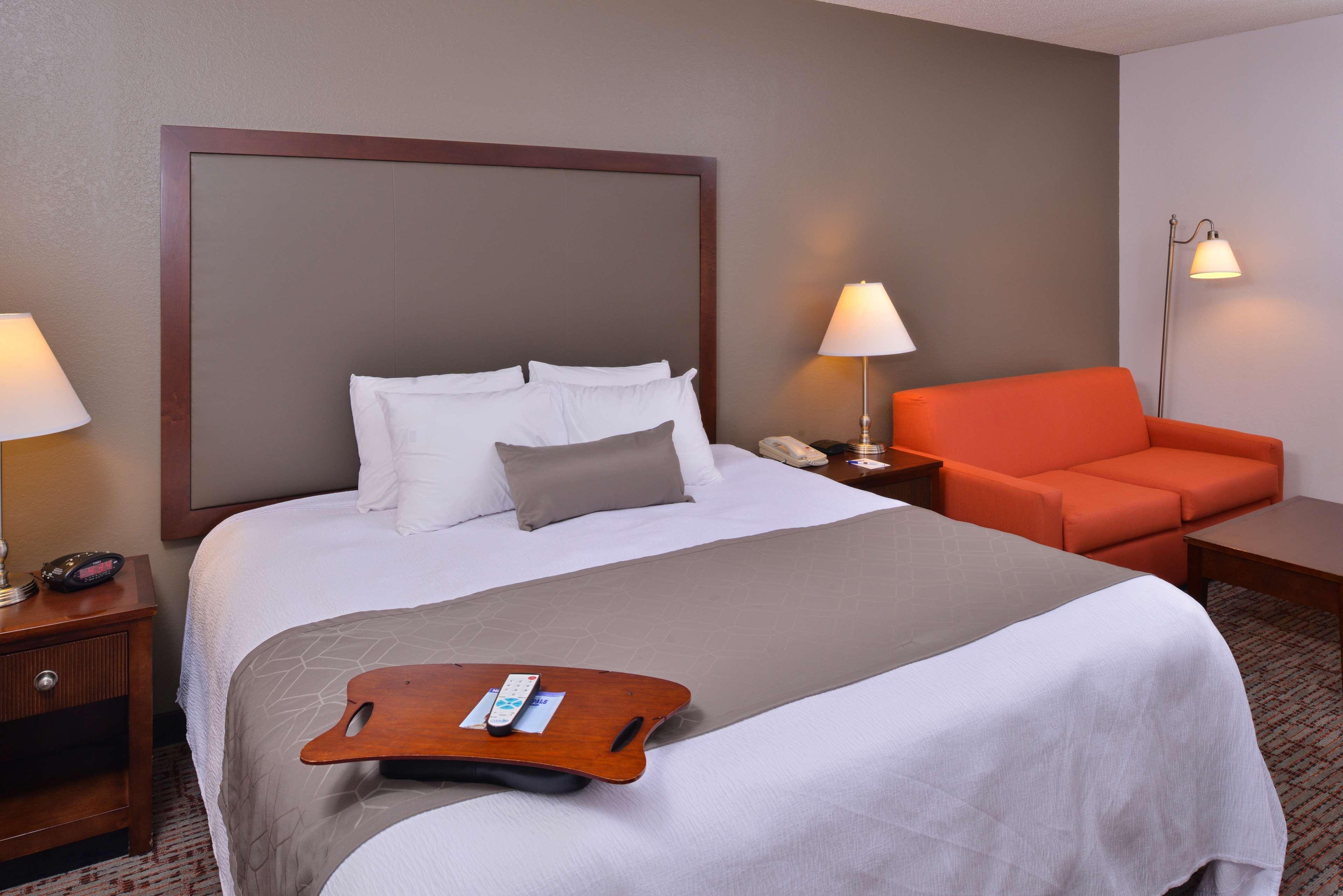 Best Western Plus Wichita West Airport Inn Exterior photo
