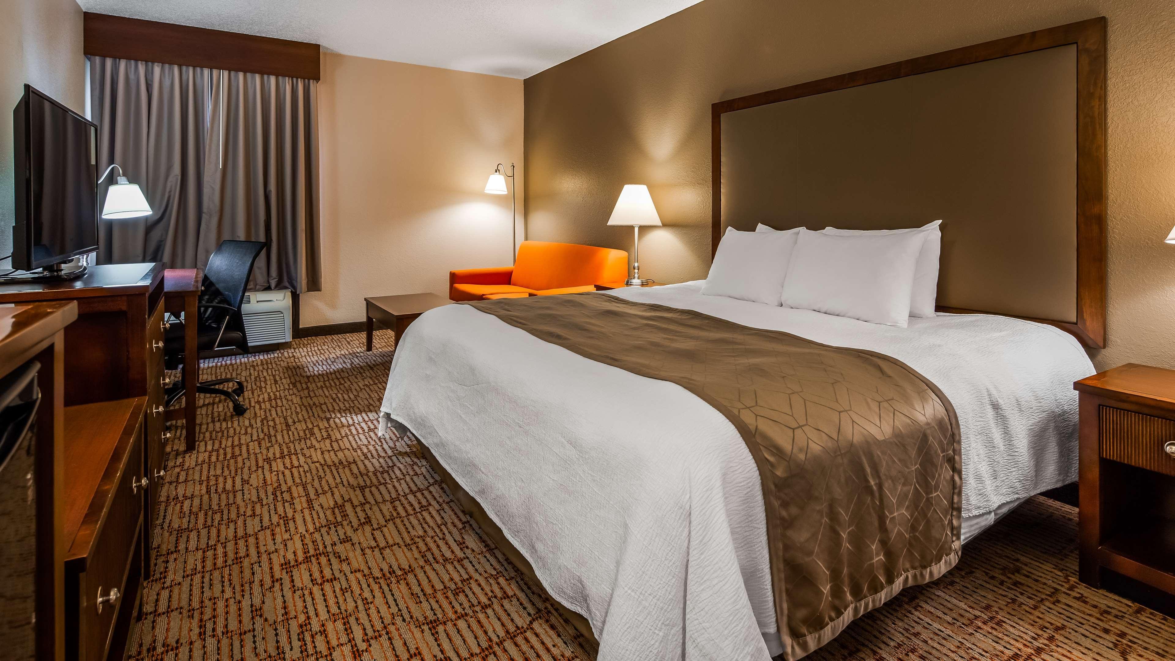 Best Western Plus Wichita West Airport Inn Exterior photo