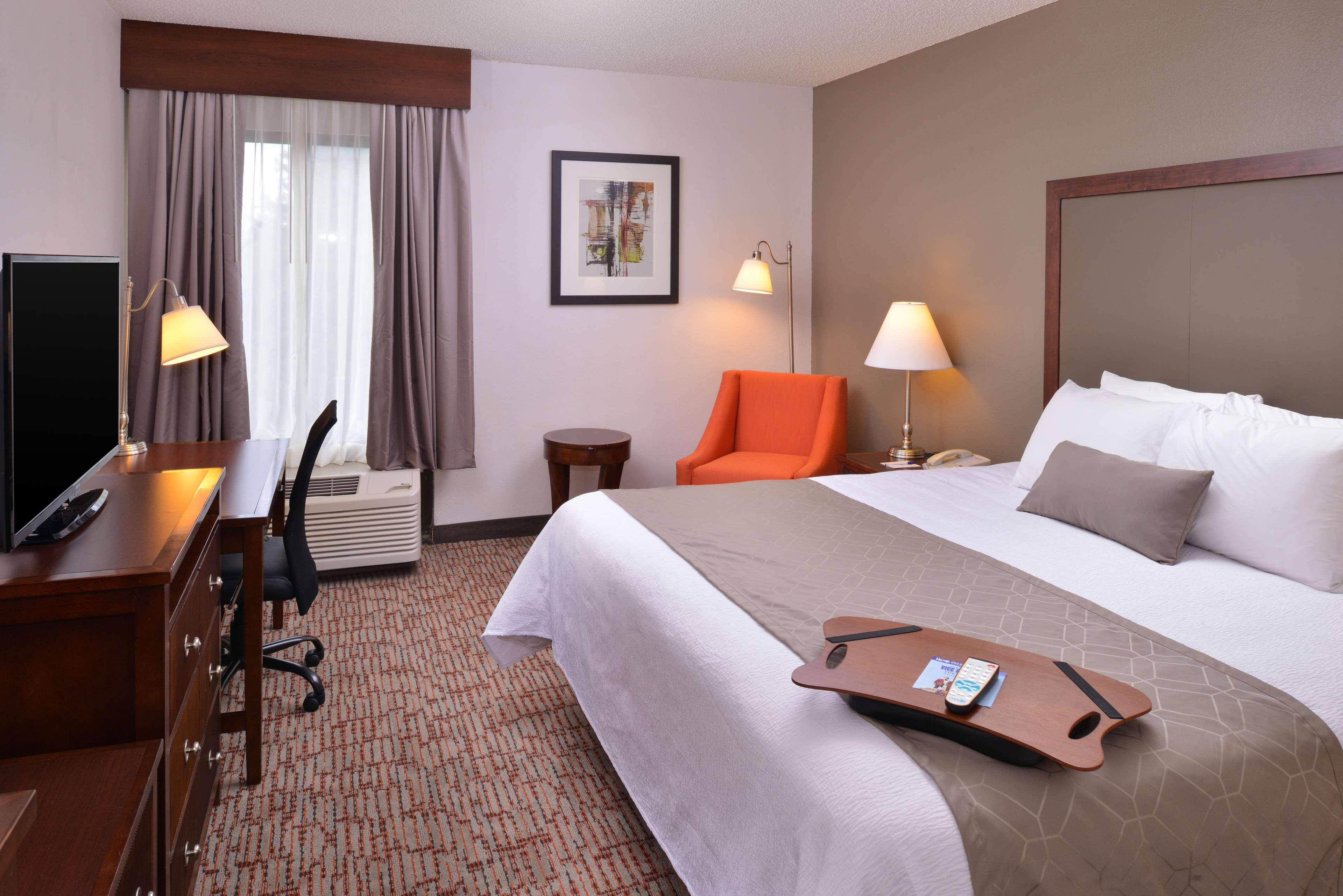 Best Western Plus Wichita West Airport Inn Exterior photo