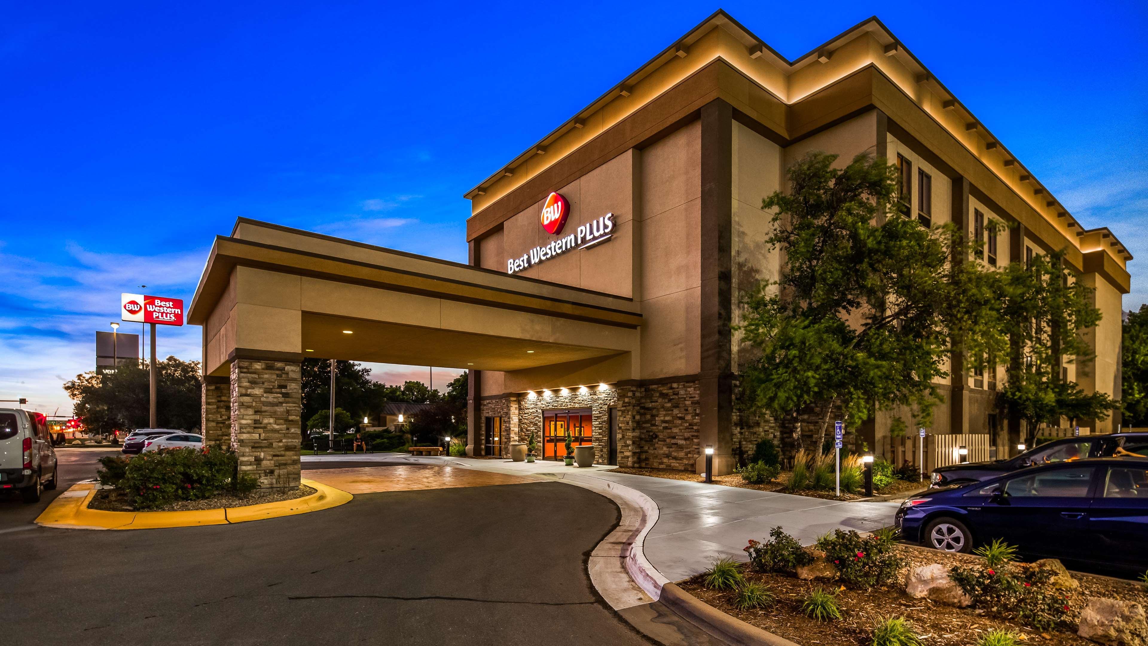 Best Western Plus Wichita West Airport Inn Exterior photo