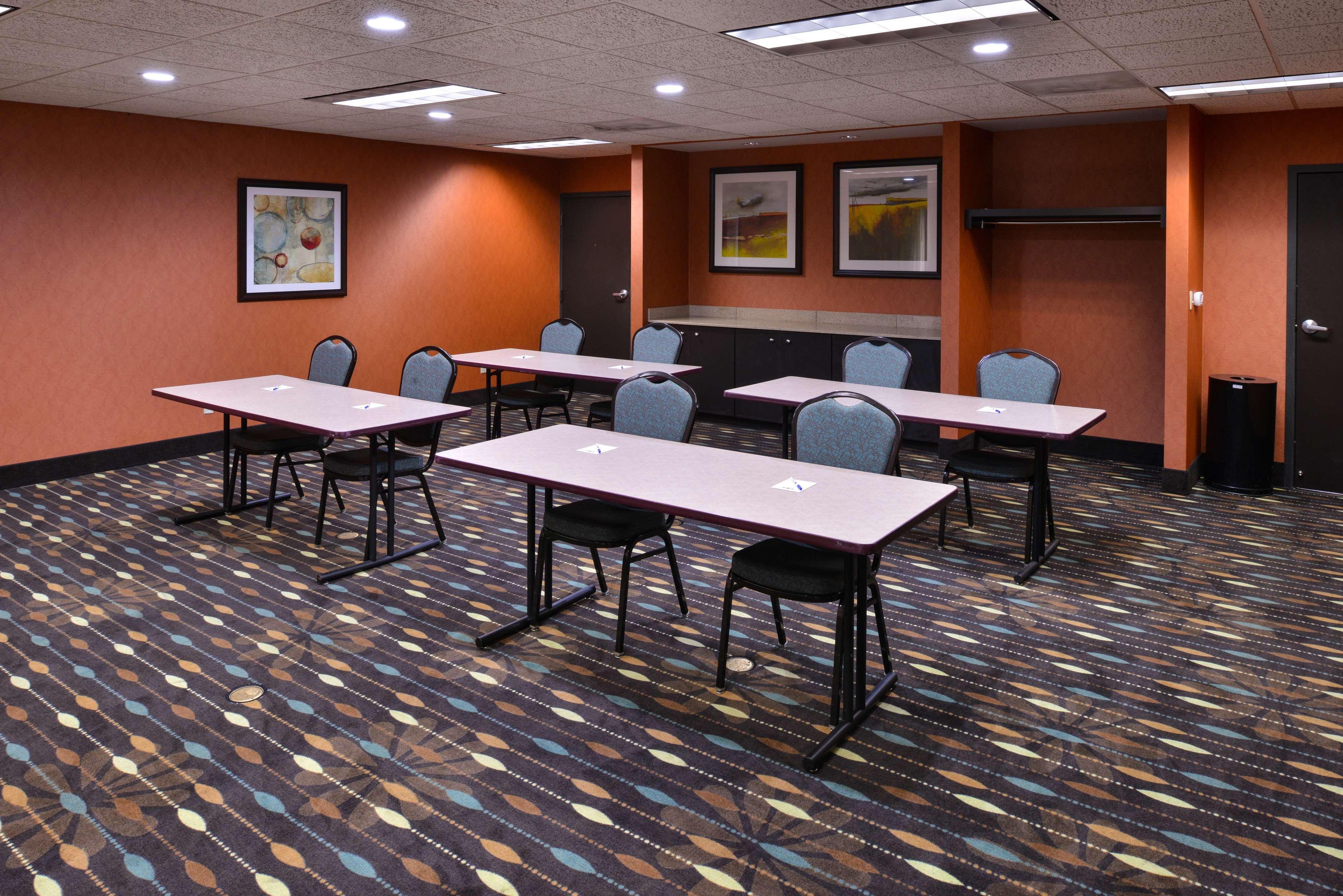 Best Western Plus Wichita West Airport Inn Exterior photo