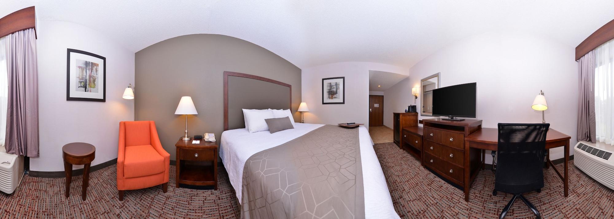 Best Western Plus Wichita West Airport Inn Exterior photo